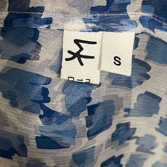 WHITLEY KROS Designer Runway Blue Leopard Print Sheer Blouse Vneck Ties Small - Picture 5 of 7